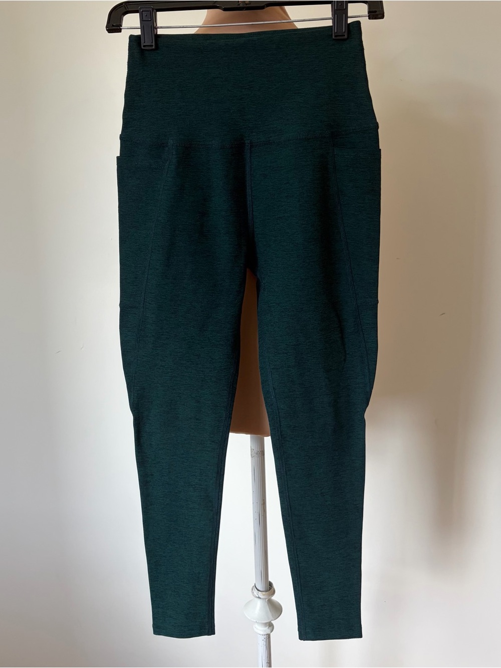 BEYOND YOGA Spacedye Out Of Pocket High Waisted Crop Midnight Green Legging Sz M